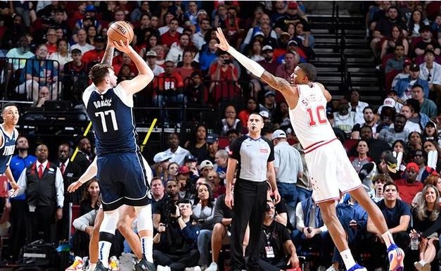 半岛体育娱乐-猛龙逆袭火箭，实现系列赛逆转