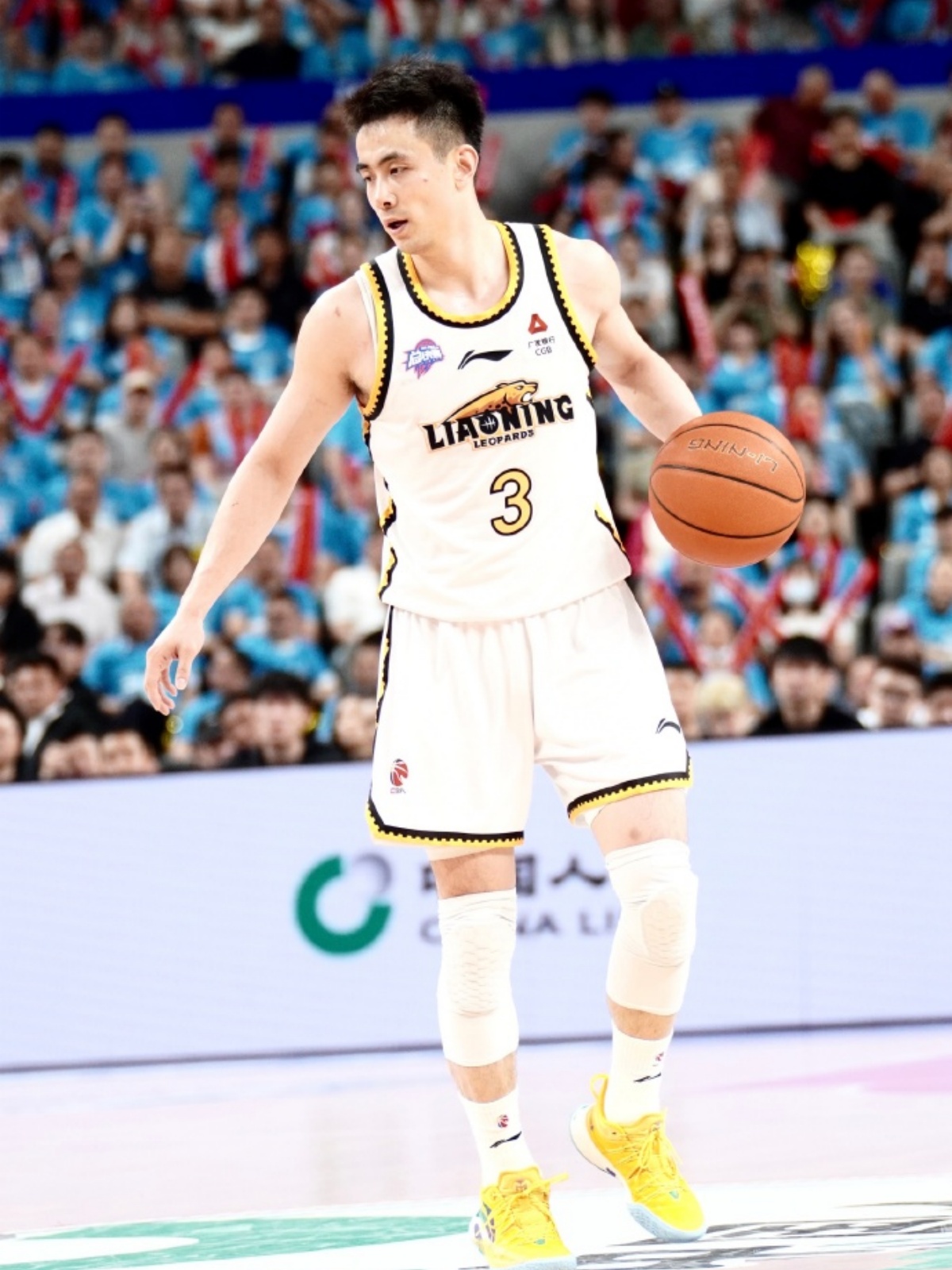 江苏男篮在比赛中大比分取胜 江苏男篮在比赛中大比分取胜