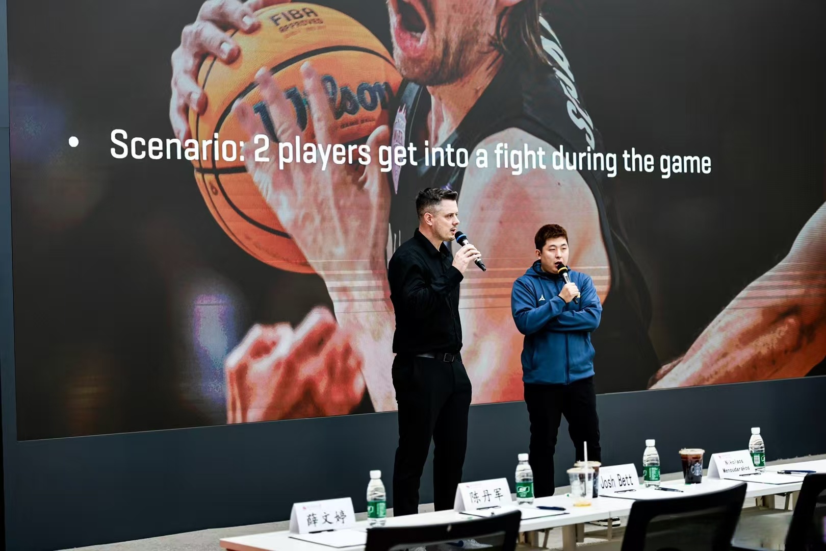 半岛体育平台-篮球巨星接受专访，谈论新赛季展望的简单介绍