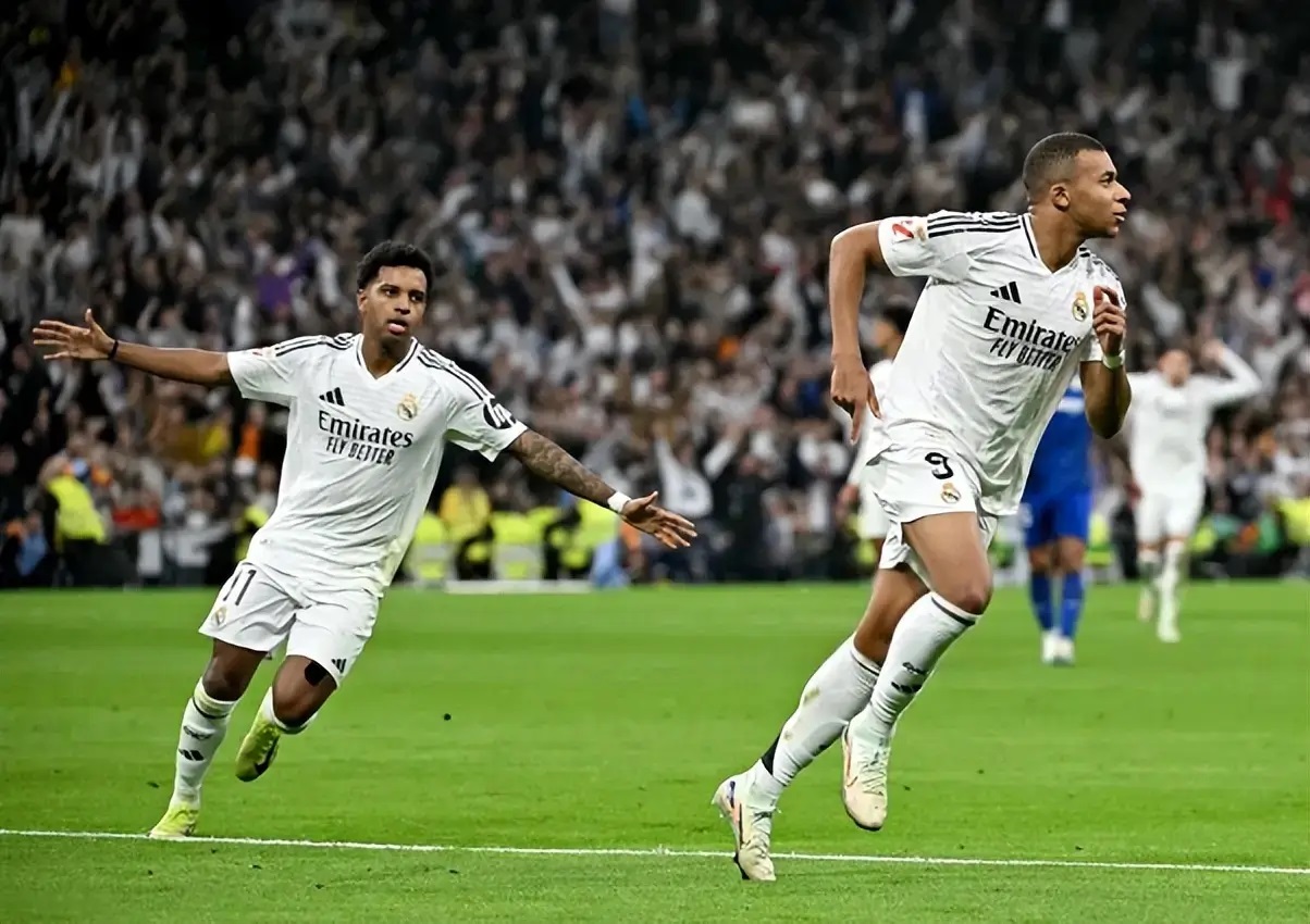 瓦伦西亚防守稳固,客场保持不败 瓦伦西亚防守稳固,客场保持不败