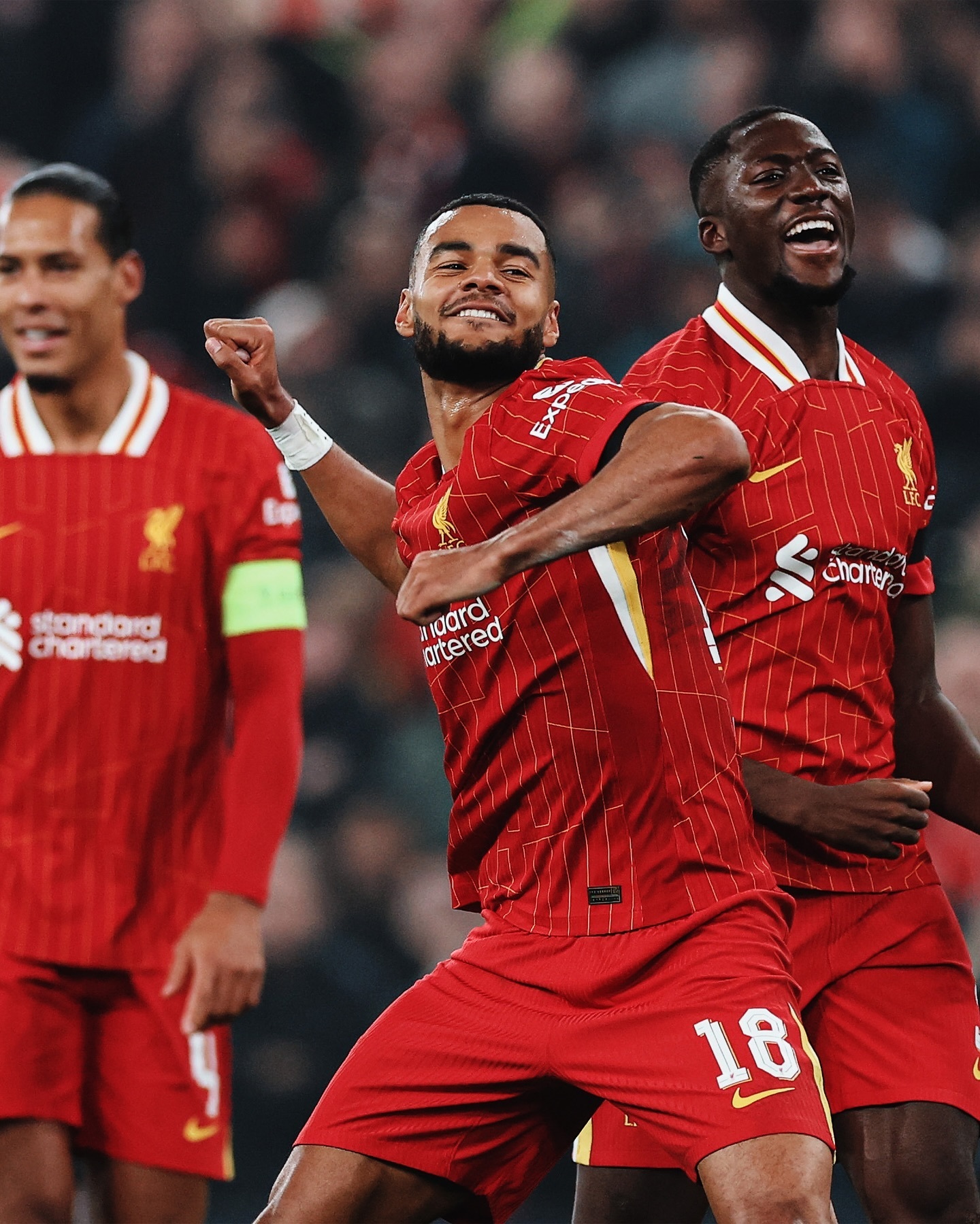 半岛体育网址-利物浦逆转击败对手，晋级欧冠比赛淘汰赛